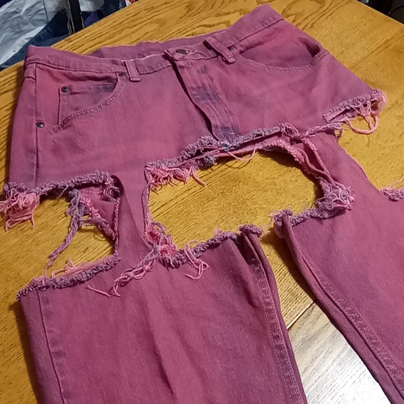 WRANGLER Womens Jeans 32 X 32 PINK MAGENTA Denim Used Pants Ripped Distressed - Picture 2 of 11